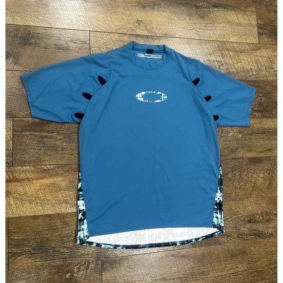 Oakley Other - Vintage 2006 Oakley Center Logo Vented Tech Tee Blue Digital Camo Medium Y2K
